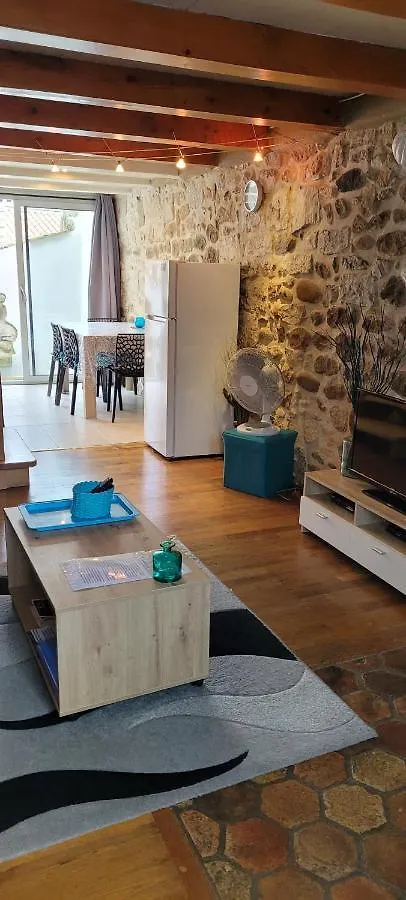 Holiday home Gite Luna Meuble *** Climatise A Voguee Village